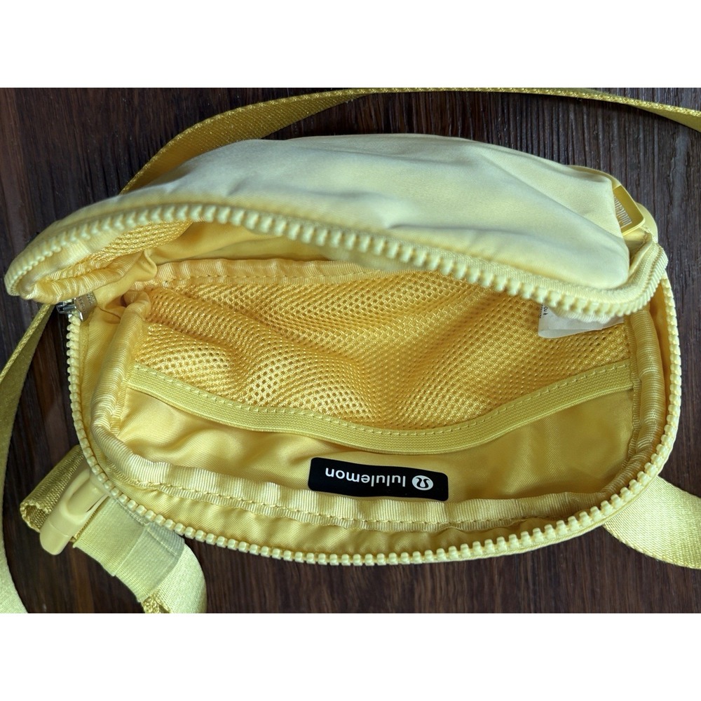 Set Of 2 Lululemon Silver And Yellow Fanny Bag Belt Bag Cross Body 7.5"x2"x5" - Picture 12 of 16